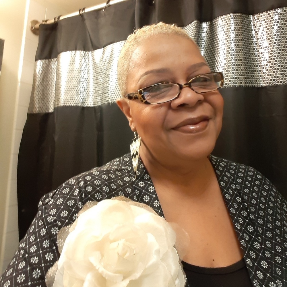 Meet your Posher, Genelle